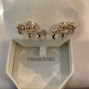 Swarovski Crystal Stud Earrings, Earrings, Brand New